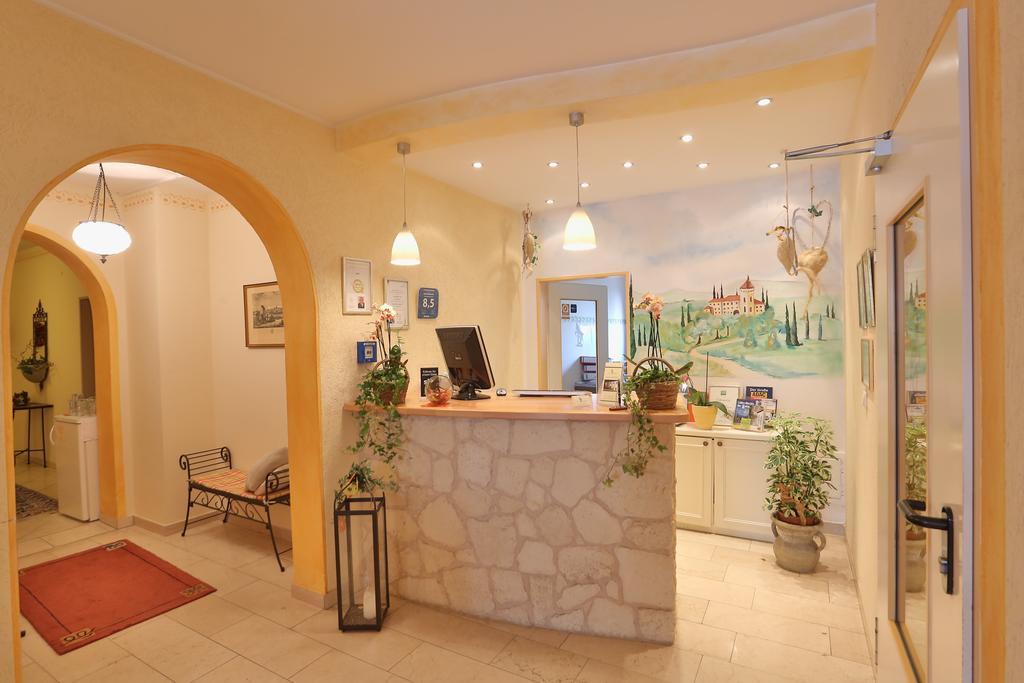 Hotel Bockmaier Oberpframmern ภายนอก รูปภาพ
