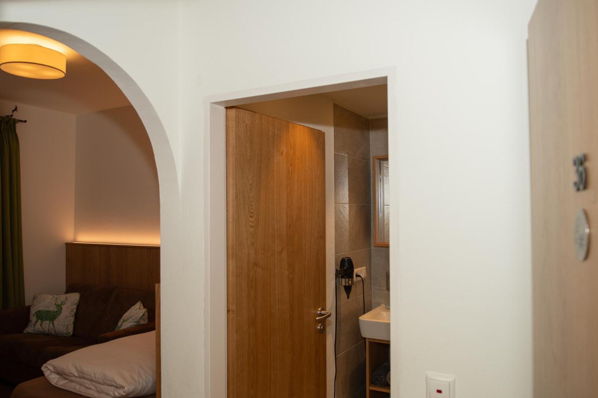 Hotel Bockmaier Oberpframmern ภายนอก รูปภาพ
